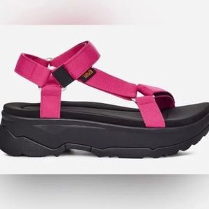 Teva Jadito PINK and BLACK Size 9